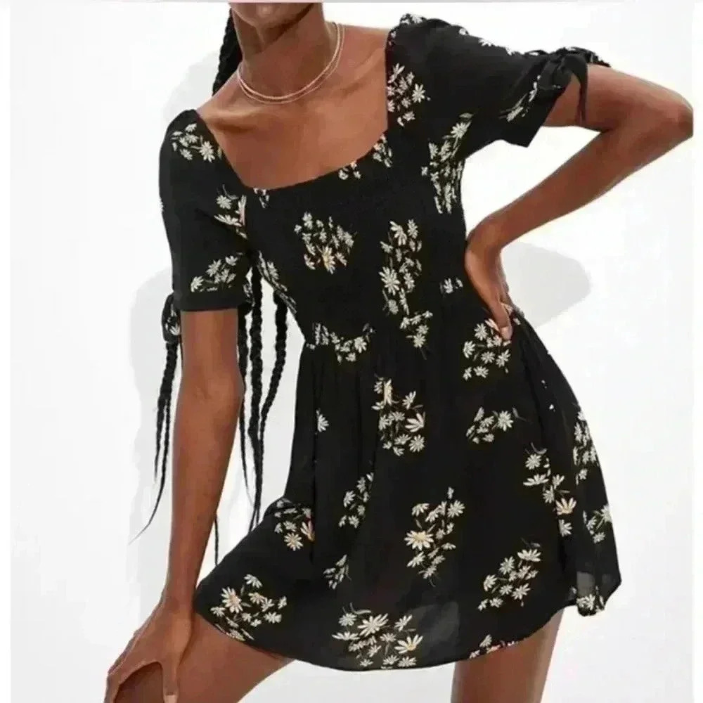 American eagle black floral cottagecore smocked mini dress in size small